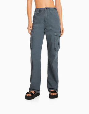 Calça Cargo Feminina - Afine e Modele o Seu Corpo