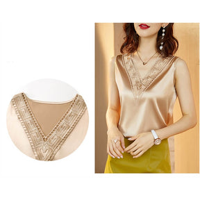 Blusa Decote V com Bordado Atenas